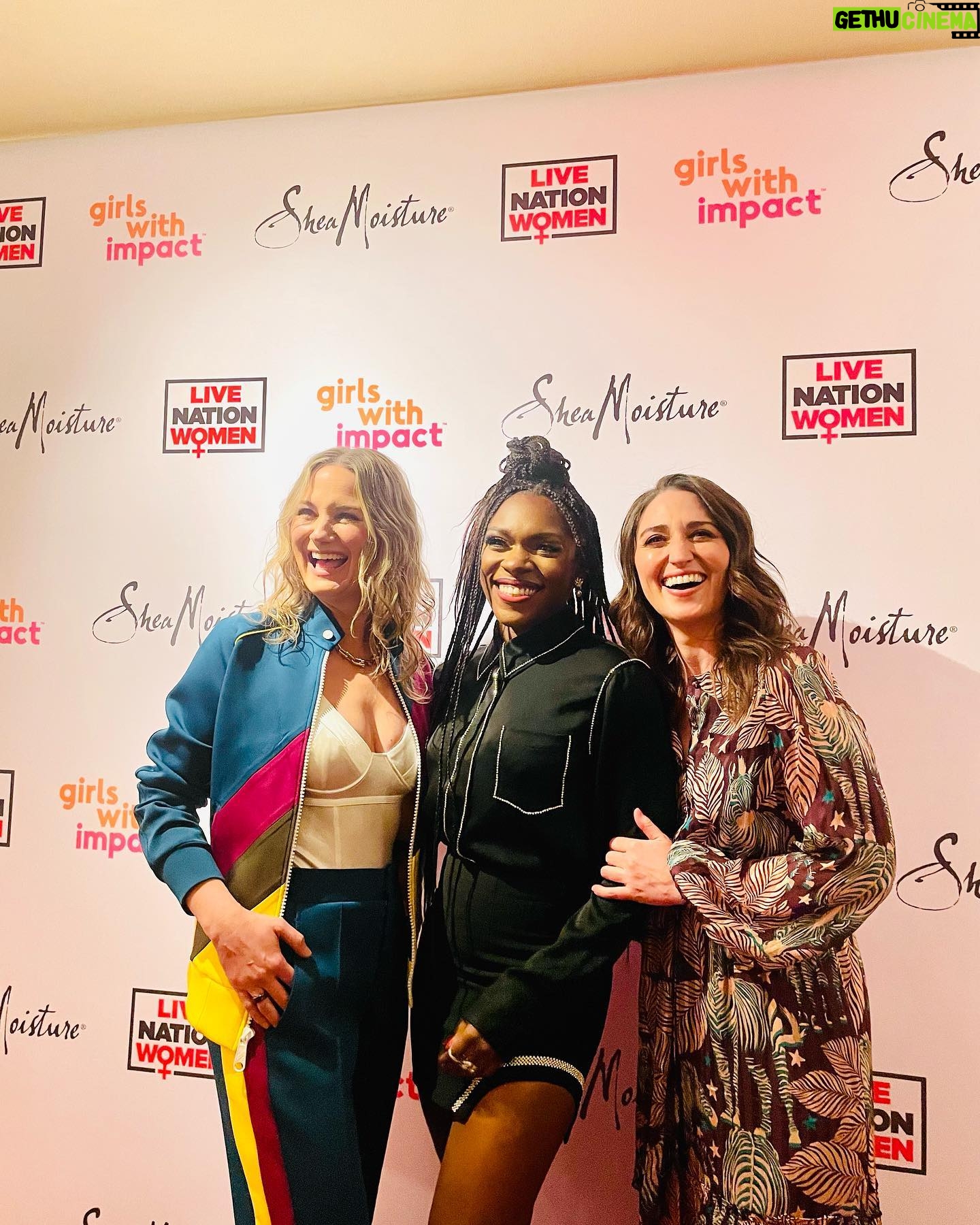 Jennifer Nettles Instagram - About last night….. What a treat to celebrate #internationalwomensday by playing music with these two talented beauties! @sarabareilles and @nkekio ! We came together to sing and share and celebrate with @girlswithimpact and the work they are doing to support the next generation of women! All of it made my heart happy. (Fun fashion side-note: my track suit story. So I bought this originally for my love and it was not the right size for him. To be clear, I bought it last June and kept forgetting to return it for exchange. I forgot for so long that, well, I didn’t feel proper in exchanging it as the whole season was well passed. After it sat on my bedroom floor for months, it occurred to me yesterday, “Why don’t I just try this on?” I did and well, I now have a new, super rad tracksuit by @richfresh ! Boom! “Who wears the (fresh track suit) pants around here?” (Answer with Beyoncé: “Girls! Who runs the world!”:-). A “fitting” metaphor to celebrate this International Women’s Day!:-)