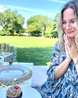 Jennifer Nettles Instagram - Another trip around the sun……. 
A year full of life, death, growth, expansion, laughter, tears, music, art, writing, acting, dancing, singing, cooking, traveling, friends, family, and, most of all, Love. And that big, life-y wave has crested and brought me to another rebirth. 
Surrounded by My Love today, and the love of so many friends in messages. All of this made me smile. Thank you thank you thank you. I am grateful beyond words and feel blessed beyond measure. ❤️