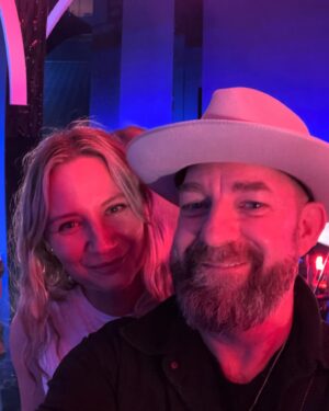 Jennifer Nettles Instagram - I love music! So grateful for all the different ways to tell stories and for making beautiful art with friends! Catch @kristianbush and me tonight along with the dear @littlebigtown , on @cbs as we celebrate a big announcement on the @cmt awards!