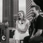 Jennifer Nettles Instagram - Y directamente desde la ciudad de Atlanta 🇺🇸 @jennifernettles & @noelschajris están ensayando para regalarnos una presentación inolvidable en #LatinAMAs ✨ ¡Imperdible! ➡️ A las 7P/6C por @univision.
