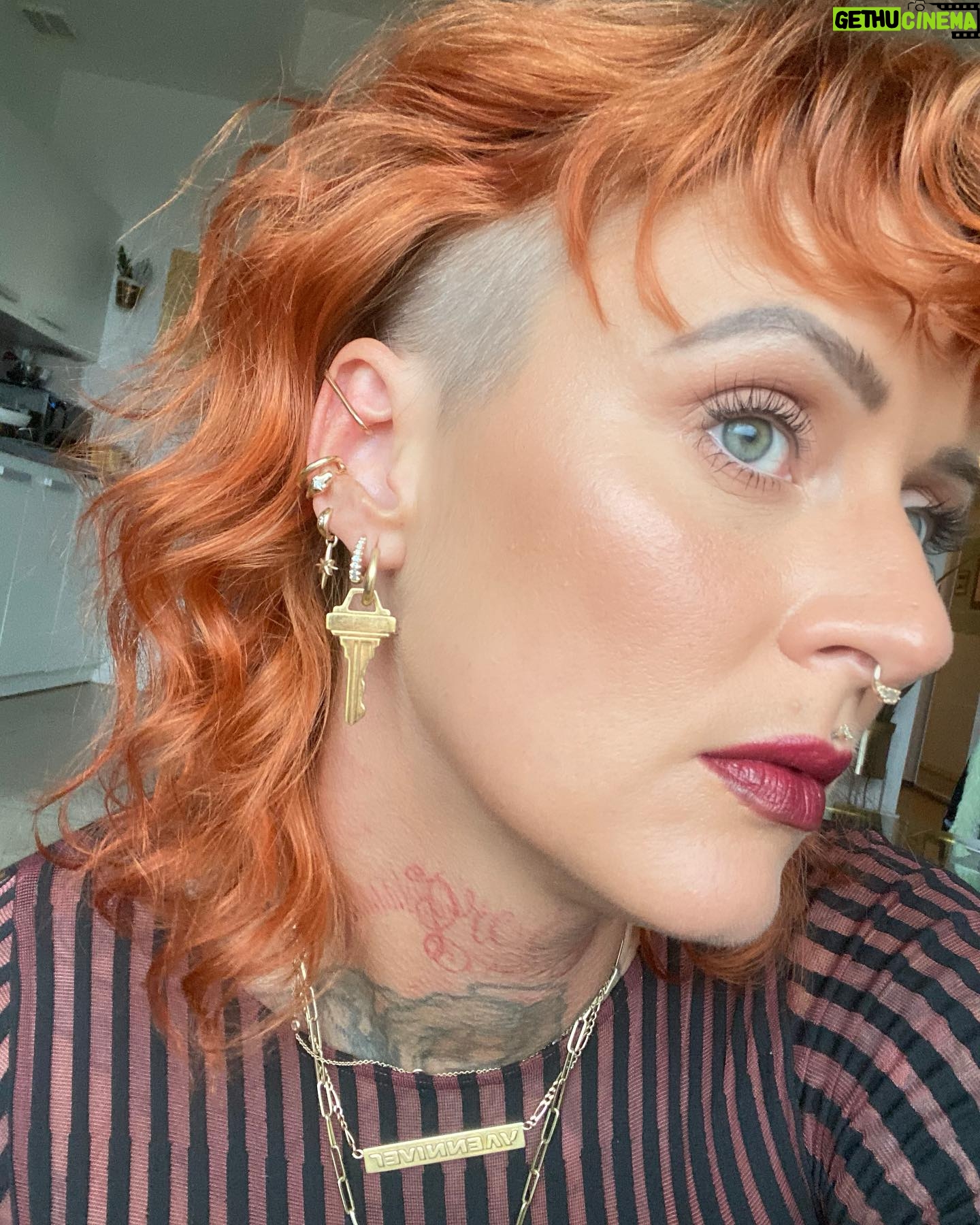 Jennifer Weist - 16K Likes - Leute der Herbst ist da. Und wenn ich Herbst sage, meine ich mich ❤️🔥