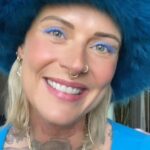 Jennifer Weist Instagram - Hab letztes Jahr natürlich auch die OG "Hengstin" gefragt, ob sie Bock hat, das Album zu hören und bei meinem #trackbytrack mitzumachen - und dann hat die Tollste auch noch allen Ernstes JA gesagt! 😭💖 Anbei also nun - ober-cute - @yaenniverfromtheblock mit #7 FEUERFRAU #malonda #meinherzisteindunklerkontinent #feuerfrau #hengstin #album #music #anthem #blackgirlmagic #fire #queersofinstagram #crewlove #jenniferweist
