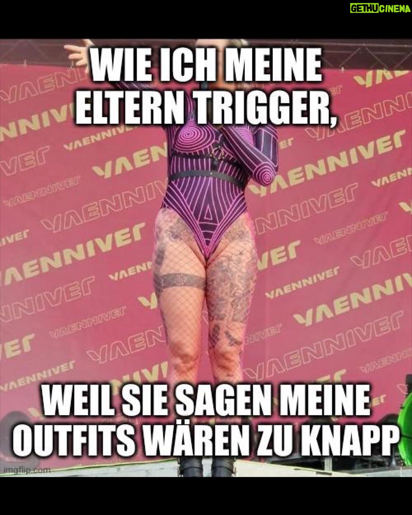 Jennifer Weist - 15.4K Likes - Teil 2
Hab sehr doll gelacht 😂 Danke für eure Zusendungen!