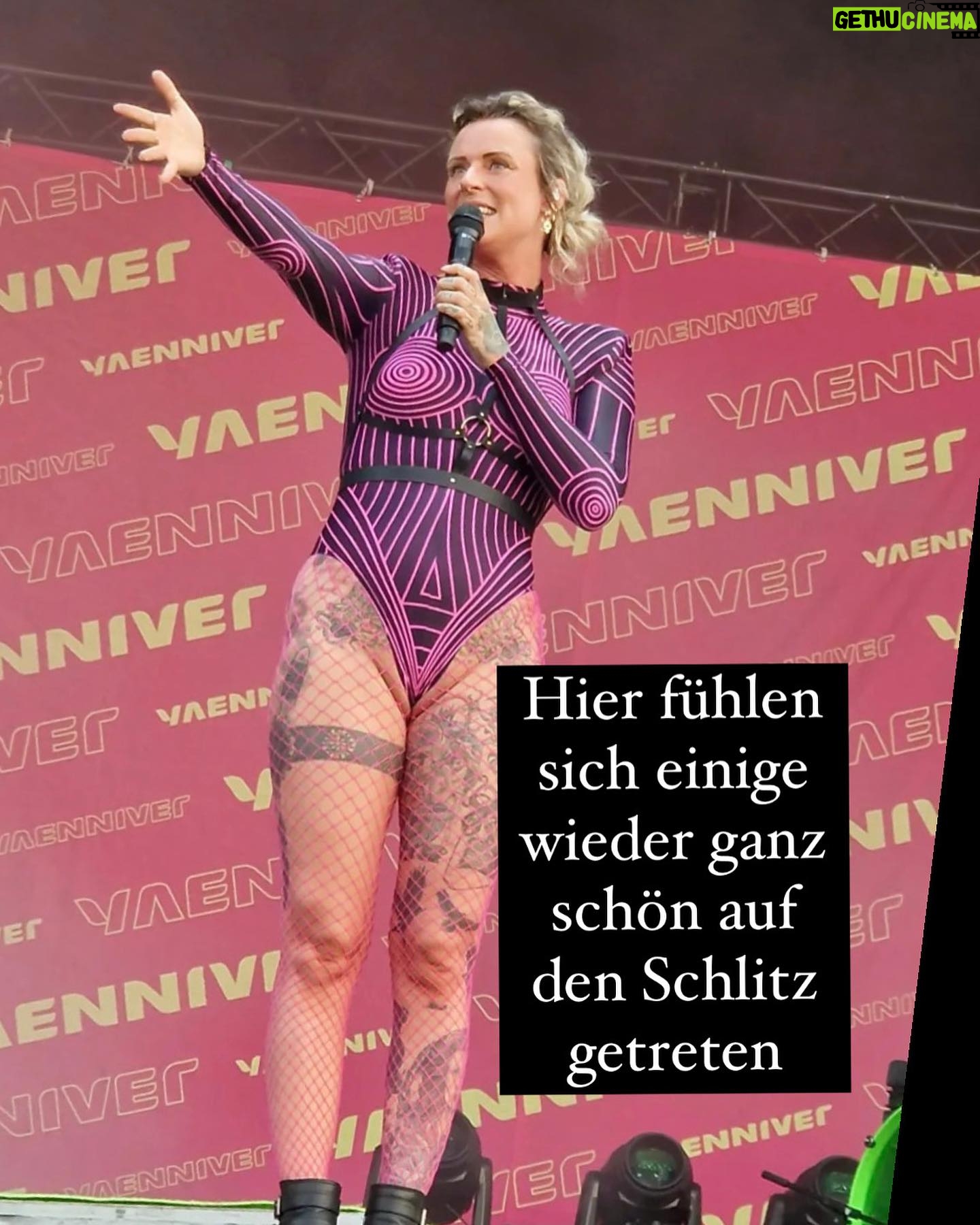 Jennifer Weist - 15.4K Likes - Teil 2
Hab sehr doll gelacht 😂 Danke für eure Zusendungen!