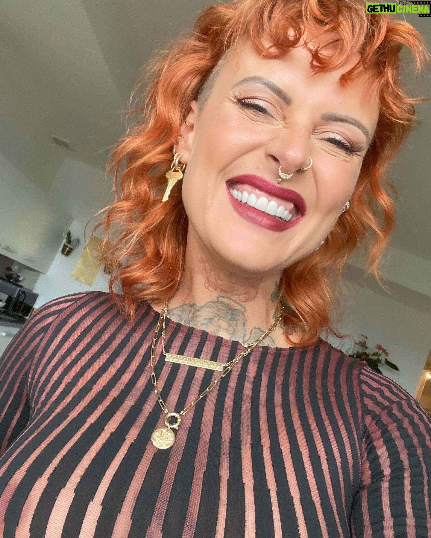 Jennifer Weist - 16K Likes - Leute der Herbst ist da. Und wenn ich Herbst sage, meine ich mich ❤️🔥
