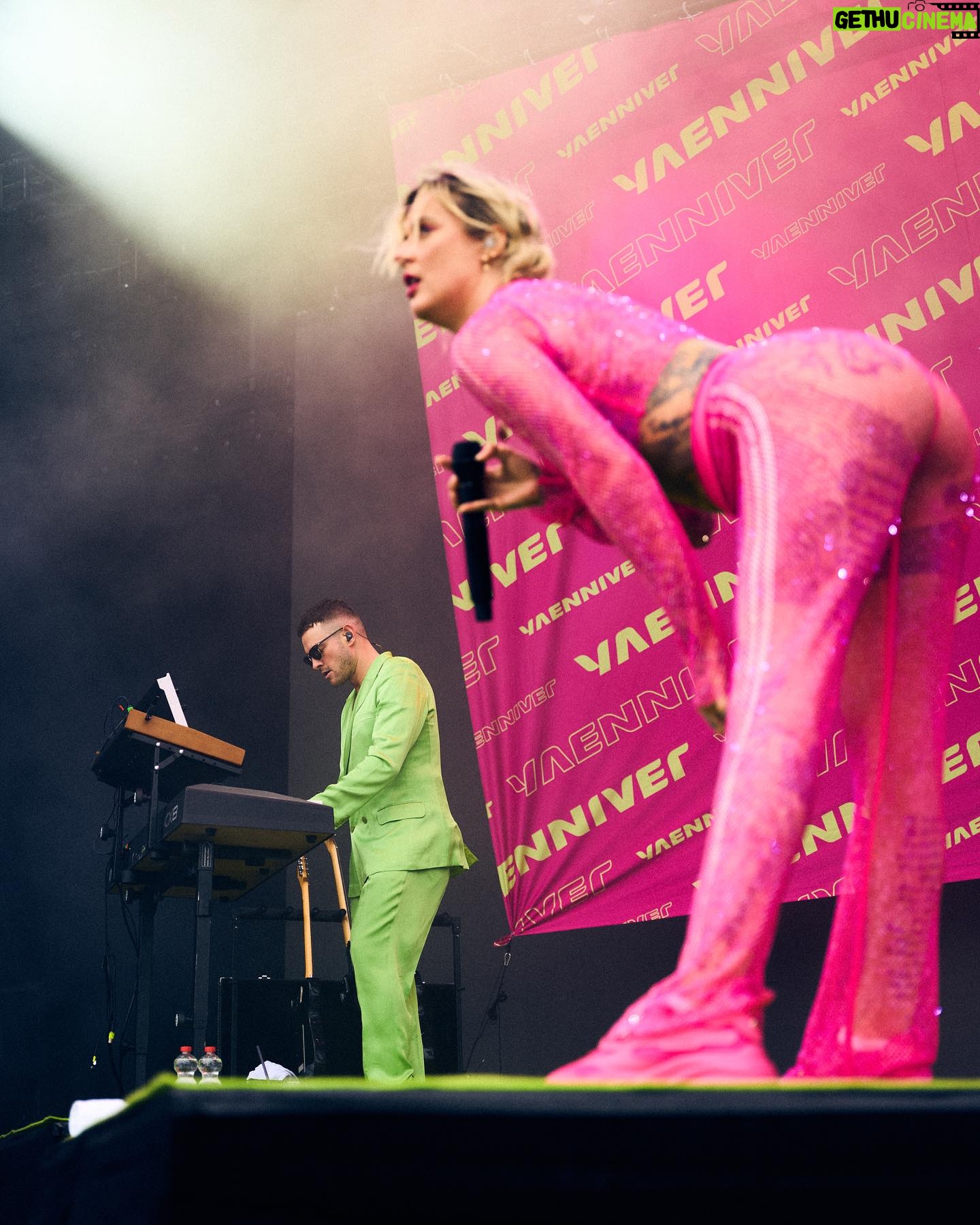Jennifer Weist - 7.9K Likes - Für alle, die bis jetzt noch nie darauf geachtet haben, wieviele weibliche Acts auf ihrem Lieblings-Festival vertreten sind, sollten heute mal in meine Story schauen 💕
📸: @lutzmichen