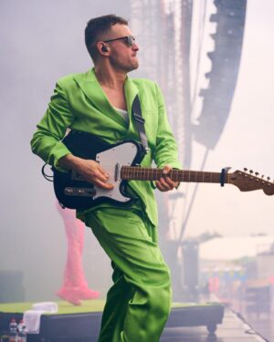 Jennifer Weist Instagram - Für alle, die bis jetzt noch nie darauf geachtet haben, wieviele weibliche Acts auf ihrem Lieblings-Festival vertreten sind, sollten heute mal in meine Story schauen 💕

📸: @lutzmichen