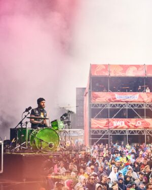 Jennifer Weist Instagram - Für alle, die bis jetzt noch nie darauf geachtet haben, wieviele weibliche Acts auf ihrem Lieblings-Festival vertreten sind, sollten heute mal in meine Story schauen 💕

📸: @lutzmichen