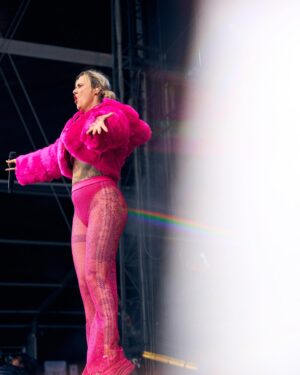 Jennifer Weist Instagram - Für alle, die bis jetzt noch nie darauf geachtet haben, wieviele weibliche Acts auf ihrem Lieblings-Festival vertreten sind, sollten heute mal in meine Story schauen 💕

📸: @lutzmichen
