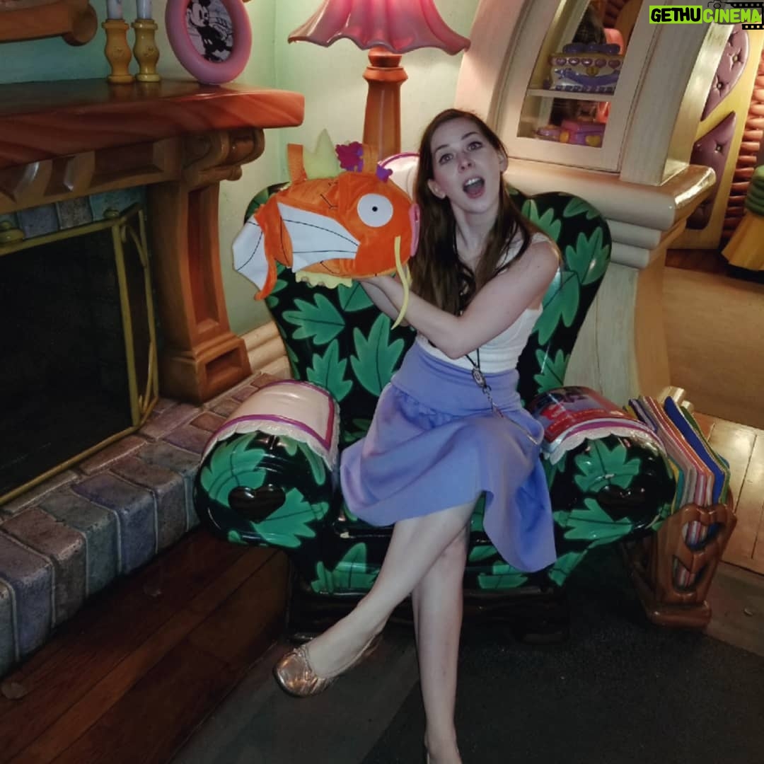 Jenny Nicholson - 2.3K Likes - Me love fish