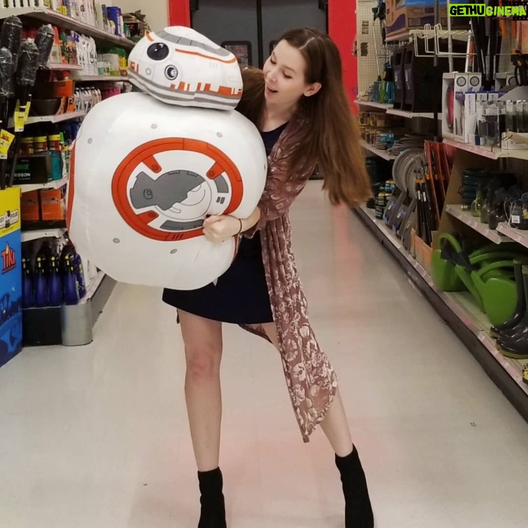 Jenny Nicholson - 2.5K Likes - Um