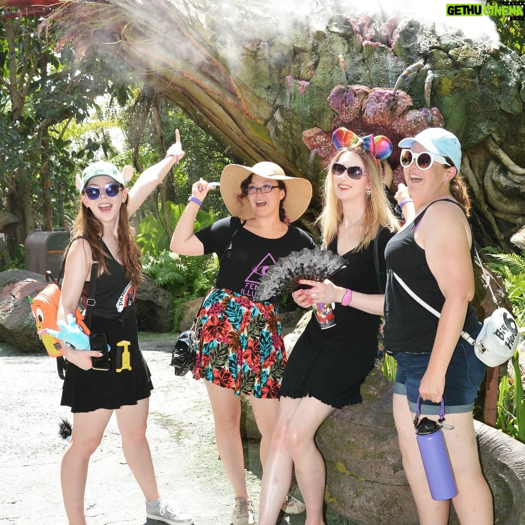 Jenny Nicholson - 3.1K Likes - Hanging with friends at T H E P O D