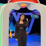 Jenny Cheng Instagram - 🖤 Monday不blue 晚上歡笑一下吧 被包包蒙蔽雙眼的女人們大集合❤️ 女人到底有多瘋狂買包～各種荒謬故事 我當天喉嚨痛在現場笑到肚子好痛⋯ 接到通告邀請時我還說我真的還好耶 Re完故事後才知道原來我也是瘋女子🤪 但我來了這集後確認～我不是最瘋的那位 我們今晚9點36頻道～中天綜合台見喔😉 #tvshow #錄影 #同學來了