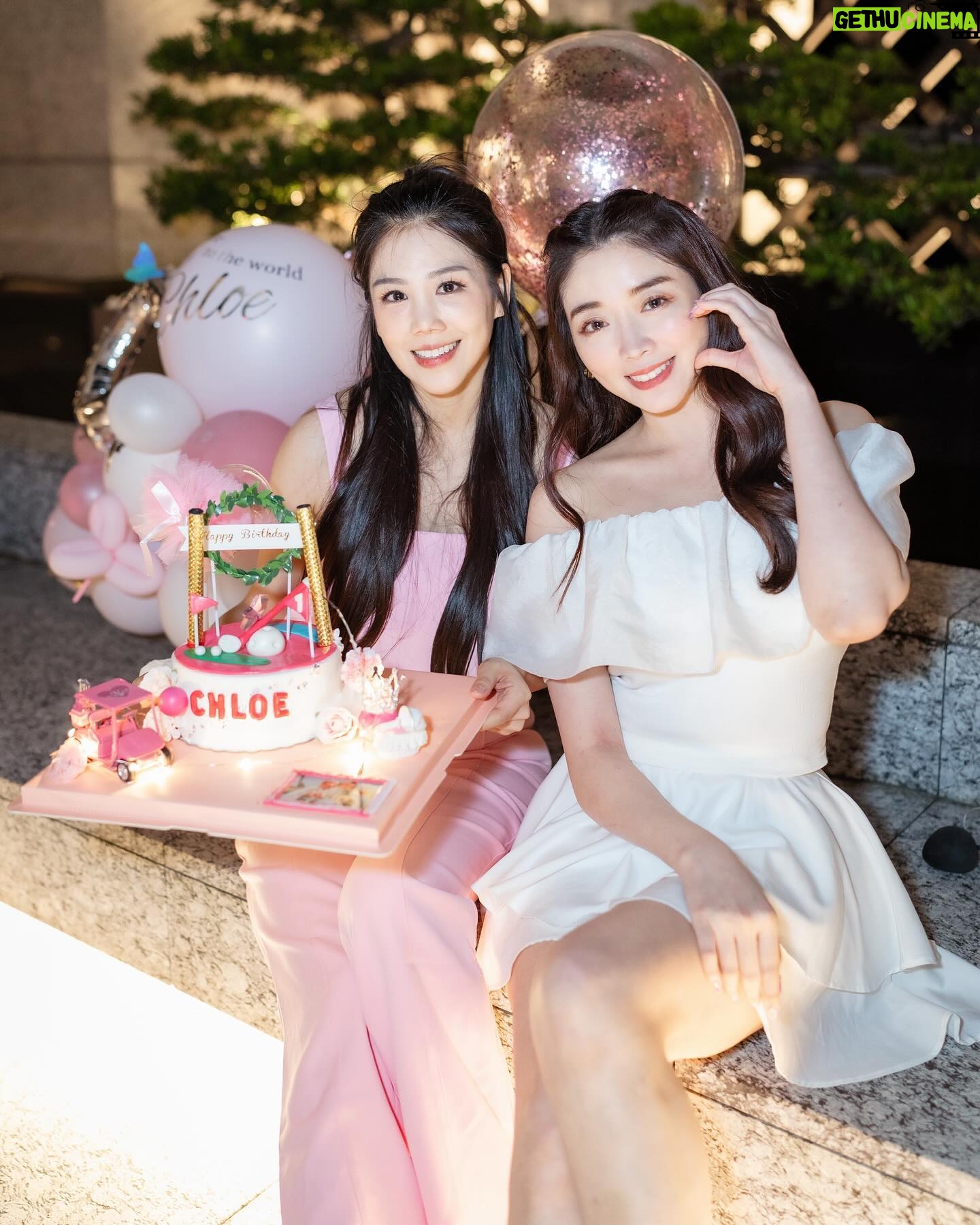 Jenny Cheng Instagram - Hi June🌹🌹 紀錄一下5月的小碎片🧩美好回憶 恭喜 @jellyc820 晨熙女兒滿月了🥰 跟比莉姐的開心日常吃飯逛街的約會 @yinyin618 一起看了金在中演唱會🎶 @daphnelaven 金牛寶寶生日快樂🎂 @lalababy625 恭喜拉拉出新書了🩷 @austinoreochen 大帥哥生日快樂🎂 一起吃辣而不膩的酸菜魚慶生 @bakatenshi518 居酒屋聚餐 以為秒到日本每一道都好好吃 恭喜Mai的活動辦的很順利~ 期待6月的我過的更充實更豐富