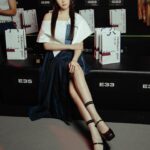 Jenny Cheng Instagram - @huangdamur @damur.fashion 「穿上#DAMUR，成為自己的藝術品。」 Outfit @huangdamur Jewelry @bulgari Hair @signs0303 Makeup @90jollymakeup Photographer @rockykao456 #DAMUR #AW24TPEFW #taipeifashionweek