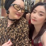 Jenny Cheng Instagram – Hi June🌹🌹
紀錄一下5月的小碎片🧩美好回憶
恭喜 @jellyc820 晨熙女兒滿月了🥰
跟比莉姐的開心日常吃飯逛街的約會
@yinyin618 一起看了金在中演唱會🎶
@daphnelaven 金牛寶寶生日快樂🎂
@lalababy625 恭喜拉拉出新書了🩷
@austinoreochen 大帥哥生日快樂🎂
一起吃辣而不膩的酸菜魚慶生
@bakatenshi518 居酒屋聚餐
以為秒到日本每一道都好好吃
恭喜Mai的活動辦的很順利～
期待6月的我過的更充實更豐富