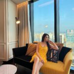 Jenny Cheng Instagram - 💛 第一次入住 @lemeridientaichung 很喜歡這個超大客廳🛋️圓沙發 房間還有一個沙發區跟國外飯店一樣 真的喜歡房間的每個細節～好有品味 早餐選擇也很豐富～直接愛上了 一個人來台中輕旅行很舒服自在