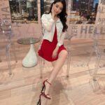 Jenny Cheng Instagram - ❤️ 各國人最愛裝什麼呢 我最喜歡裝可愛了😆 今晚11點WTO姐妹會見