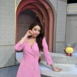 Jenny Cheng Instagram - 🩷 地震大家還好嗎？ 半夜跟早上真的被嚇到不行🥹 讓我覺得要珍惜每一天每個當下 去見你想見的人～去做你想做的事 人生任何決定都不要後悔不要錯過 畢竟人生無常誰都不知道下一秒會如何 Outfit @bluebelltw @blugirlofficial Nail @eviewenevie Eyelashes @ayu_makeup.art
