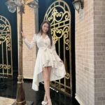 Jenny Cheng Instagram - 🤍 天秤真的太容易戀愛腦了 一旦談戀愛真的就是All in 只能說不經一事 不長一智 謝謝曾遇到荒誕的人讓我快速成長 過往人事物已經不重要繼續往前行 現在的我～以後的我也只走我的花路 #tvshow #錄影 #單身行不行