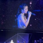 Jenny Cheng Instagram - 🥰 @shenniolin 林芯儀姐演唱會大成功 很開心能參與姐20年來的第一場演唱會 芯儀姐太美了😍在台上閃閃發光✨ 聽到好多芯儀的經典歌曲🎵 終於現場聽到道聽途說、以後以後 我的天～～真的太好聽了！！！ 不管唱中文英文還是台語耳朵都懷孕了 姐的厲害之處就是能把情感唱進歌裡 完全唱到我們心坎裡～瞬間眼眶泛紅🥹 我們秒化身迷妹迷弟瘋狂鼓掌尖叫😆 非常謝謝 @boris.tsai 的邀請～ 謝謝芯儀姐讓我們幸福滿滿一整晚❤️
