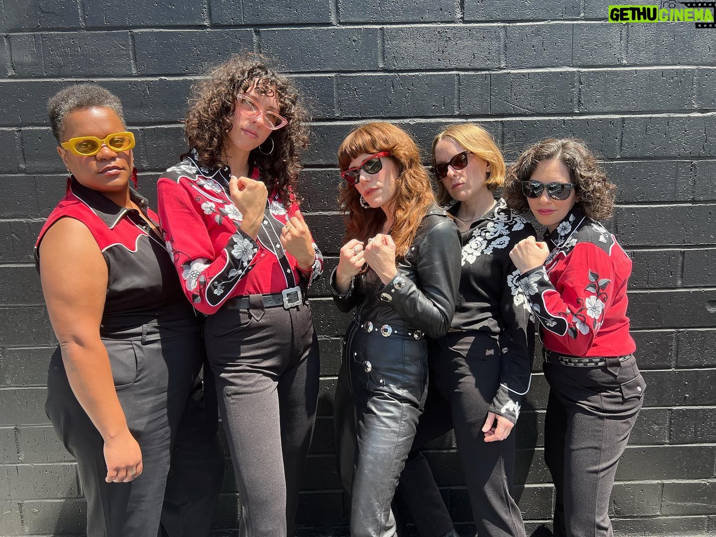 Jenny Lewis Instagram - JOY’ALL @megbrittcole @iamjessnolan @ryanmadora @nicolelawrence___ 📸 by @vanessaredd_n