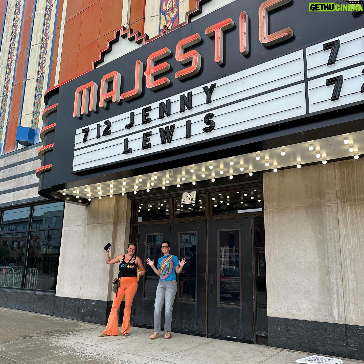 Jenny Lewis Instagram - JOYβALL TOUR w @amarillohighway & @jjjennyo what a joy to hear my two favorite records of the year every night with these beauties! FUN π₯ β€οΈ β―οΈ ππ»ποΈπ π π πΆ check out Spectra and the happiest times i ever ignored BLESS!