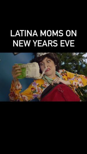 Jenny Lorenzo Instagram - Don’t forget los blúmers! 🍇🩲🍾🥂

#nye #newyearseve #2024 #latinamomsbelike #latinamoms #growinguphispanic #latinomemes
