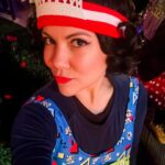 Jenny Lorenzo Instagram - Ran my first Disneyland 5k with @graciehorwitz! 🏅🏃🏻‍♀️ Snow White and Rapunzel suits provided by @theadventureeffect 👑🩱
