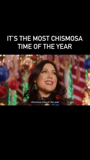 Jenny Lorenzo Instagram - It’s only the most wonderful time of the year because of all the juicy chisme, bro. 🤭🤫🤐

Special thanks to @frostyshollywood! 

#jennylorenzo #frostyschristmasbar #chisme #chismosa #latinosbelike #latinomemes #latinogang #latinocomedy #growinguphispanic #gossip #mostwonderfultimeoftheyear #holidayseason #holidays #holidaysongs