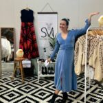 Jenny Skavlan Instagram - VINNERE ER TRUKKET Reklame 🌟KONKURRANSE! 🌟 Vinn festivalpass til Fæbrikstad 2024 til deg og en venn! ♻️✂️Med festivalpass får du oppleve Norges beste bruktkonsepter i Vintage Village, et strikke- og heklemekka i Knit City , eksklusive overskuddstekstiler i Sew Sentral, kurs, underholdning, foredrag og mye mye mer. 🧶🧵🍾🥙 💥Fæbrikstad 2024 arrangeres i Vikingskipet på Hamar 14. og 15.september!💥 🪐I år blir det enda større og villere og vi gleder oss til presentere årets utstillere og foredragsholdere!! Er du nyskjerrig på gjenbruk og håndarbeid eller er erfaren på feltet- du vil elske Fæbrikstad! 🐥🐤🐣Hvor mange påskekyllinger finner du i karusellen?! Kommenter under for å vinne to festivalpass! To vinnere som får to pass hver trekkes søndag 31.mars! Lykke til og goooood påske!!