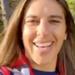 Jenny Taft Instagram – Hello, sunshine 🌞 Congratulations to @alexi_lalas and @statmanmosse and the entire @sotuwithalexi crew on 400 episodes! 🎙️🇺🇸

@carlilloyd @leslieosborne12 @heatheroreilly @rob.stone5 @jennytaft @stuholden