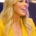 Jenny Taft Instagram - What TV channels are you taking to the island? Tell me in the comments ⬇️ #DIRECTVpartner #ad