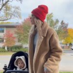 Jenny Taft Instagram – You know I l love ya @alix_earle but had to have fun with this one! 😅 Gigi wasn’t so sure about my look! 😶

#momlife #mom #ootd #momsofinstagram