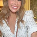 Jenny Taft Instagram - Lunch fit in Vegas. 💙 #ootd