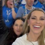 Jenny Taft Instagram - Haven’t attended a football game as a “fan” in forever and I was blown away by the atmosphere at Ford Field. Seeing the Lions win today was so fun and refreshing! When people ask me what I love most about my job it’s always about telling the incredible stories of these athletes. So fun to cheer for players I covered while in college — on both teams — Aidan Hutchinson, Amon-Ra St. Brown, Jared Goff, Veta Vea, Baker Mayfield … Congrats @detroitlionsnfl! And enjoy this Detroit! PS - y’all know I love my MN Vikings just enjoyed this one as a football fan happy for the city of Detroit! 🙃