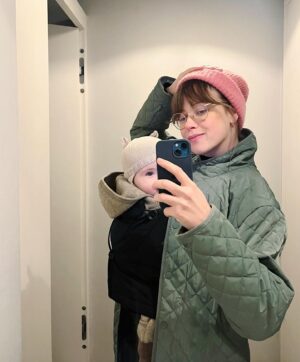 Jenovéfa Boková Instagram - LISTOPAD 

1. Rodinka na @festivalmini ❤️
2. Příkrmy jsou radost...a hodně bordelu 🙊😅
3. Za babi a tetou v Karlíně na ☕️ 🍰
4. 💆🏼‍♀️
5.  Chytání trocha ☀️
6. Díky, že existuje merino vlna ❄️ 🐑 🐃
7. ⛪️ 
8.🪞
9. Klidně každé ráno 🍳🥗🥞🍧☕️
10. Radovánky v posteli 💕