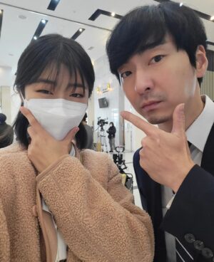 Jeon Chae-eun Instagram - 결혼식장에서 🌟 
#당신이소원을말하면 
#유서진
#전채은