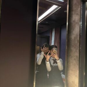 Jeon Chae-eun Instagram - 저어 위대한 냅튠의 모든 바닷물이 내 손의 피를 깨끗이 씻어줄까? 아니야.. 오히려 내 손이 바다를 붉게 물들일거야...
#작은아씨들
#원상아
#오인혜
#박효린