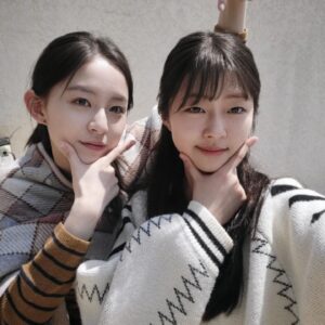 Jeon Chae-eun Instagram - 오늘밤 9시10분 TVN 작은아씨들 🌟 
사진가: 인혜언니
#작은아씨들 
#박효린
#전채은
#오인혜
#박지후
