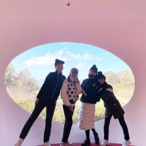 Jeon In-hwa Instagram - ㅋㅋㅋ오늘 왜 이렇게 기분 UP됐을까요?🤣🤣🤣
사랑하는 동생들과 맘껏 찍은 사진들 다 모아보니 은근 재미나네요~
예쁜 장소가 다한 사진😍