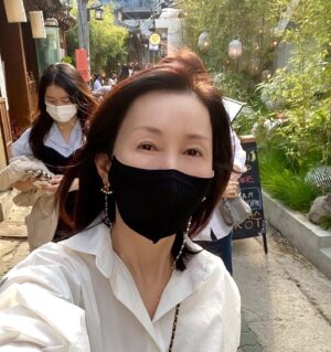 Jeon In-hwa Instagram - 내동생~😍
네가 있어 좋아~😄
나이들수록 좋아~😄
서로 의지하며 지금 이대로 사는게 좋아~😍