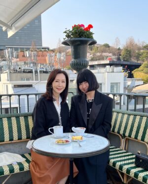 Jeon In-hwa Instagram - 커피한잔과 사랑하는 동생~😍