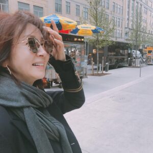 Jeon In-hwa Instagram - 여행가고 싶은 맘에 찾은 옛날사진~😄
여행가면 마냥 걷기를 좋아했던 그때가 그립다~😍