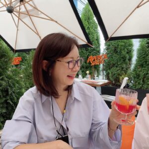 Jeon In-hwa Instagram - 세상착한~내 막내 여동생❤️❤️
오랜만에 맛난 브런치타임~🍎🍊🥧☕🍨

추석 명절 가족들과 넉넉하고 푸근하고 사랑과행복이 넘치는 시간 많이 누리세요^^