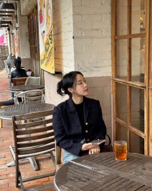 Jeon Ji-yoon Instagram - Mz샷 어디갔어 언니? 
📸@tamnna_inn