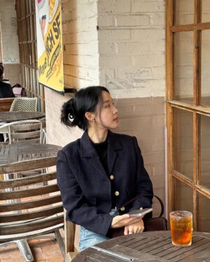 Jeon Ji-yoon Instagram - Mz샷 어디갔어 언니? 
📸@tamnna_inn