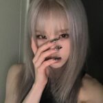 Jeon Hee-jin Instagram - 10 ways to show off my new nails 💅✨