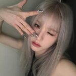 Jeon Hee-jin Instagram - 10 ways to show off my new nails 💅✨