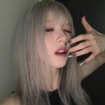 Jeon Hee-jin Instagram - 10 ways to show off my new nails 💅✨
